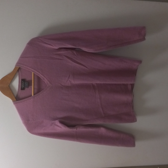 Lord and Taylor Cashmere Sweater - Picture 1 of 4